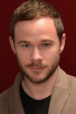 Aaron Ashmore tüm dizileri dizigom'da