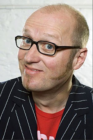 Adrian Edmondson tüm dizileri dizigom'da