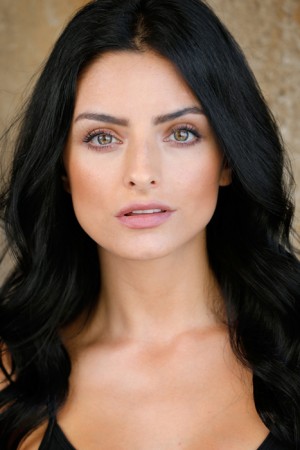 Aislinn Derbez tüm dizileri dizigom'da