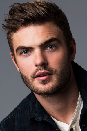 Alex Roe tüm dizileri dizigom'da