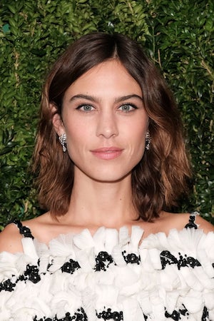 Alexa Chung tüm dizileri dizigom'da