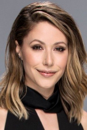 Amanda Crew tüm dizileri dizigom'da