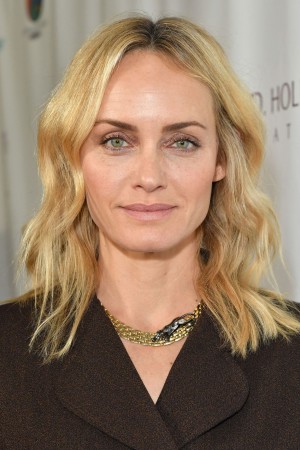 Amber Valletta tüm dizileri dizigom'da