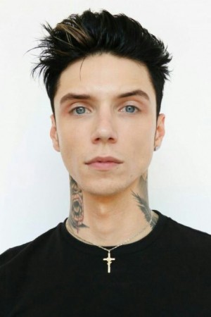 Andy Biersack tüm dizileri dizigom'da