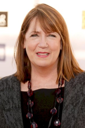 Ann Dowd tüm dizileri dizigom'da