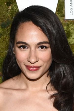 Aurora Perrineau tüm dizileri dizigom'da