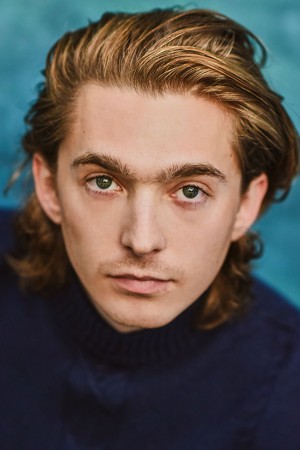 Austin Abrams tüm dizileri dizigom'da