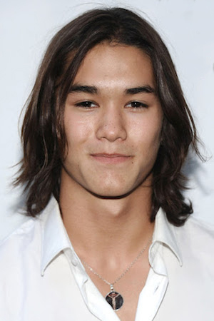 Booboo Stewart tüm dizileri dizigom'da