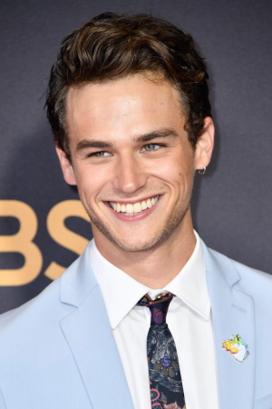 Brandon Flynn tüm dizileri dizigom'da