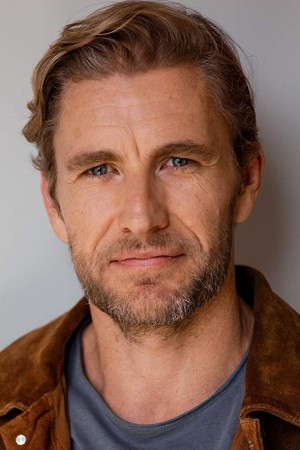 Brett Tucker tüm dizileri dizigom'da