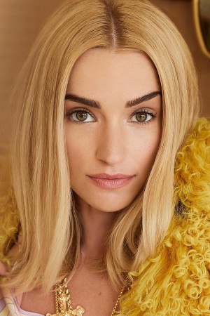 Brianne Howey tüm dizileri dizigom'da