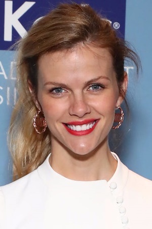 Brooklyn Decker tüm dizileri dizigom'da