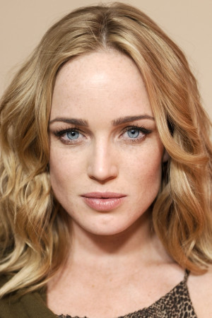 Caity Lotz tüm dizileri dizigom'da