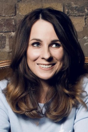 Cariad Lloyd tüm dizileri dizigom'da