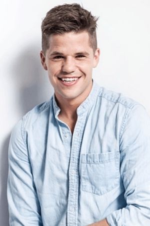 Charlie Carver tüm dizileri dizigom'da