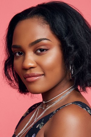 China Anne McClain tüm dizileri dizigom'da