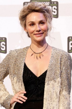 Clare Bowen tüm dizileri dizigom'da