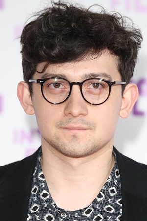 Craig Roberts tüm dizileri dizigom'da