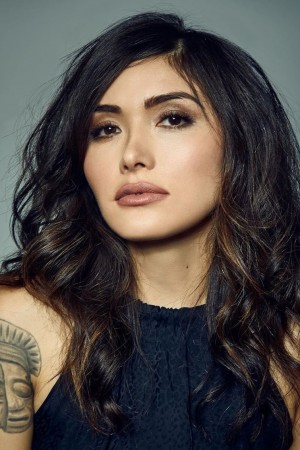 Daniella Pineda tüm dizileri dizigom'da