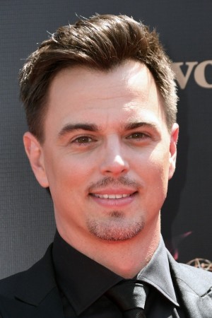 Darin Brooks tüm dizileri dizigom'da