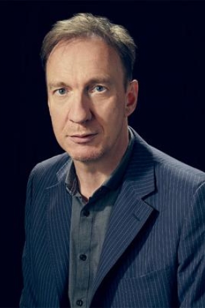 David Thewlis tüm dizileri dizigom'da