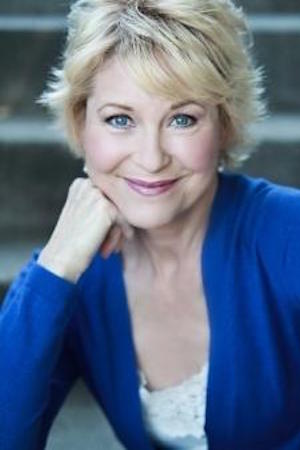 Dee Wallace tüm dizileri dizigom'da