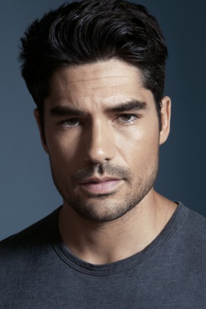 D.J. Cotrona tüm dizileri dizigom'da