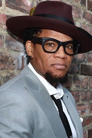 D.L. Hughley tüm dizileri dizigom'da