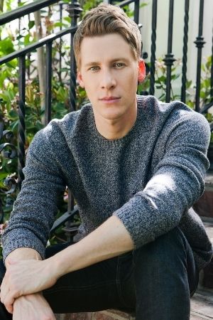 Dustin Lance Black tüm dizileri dizigom'da