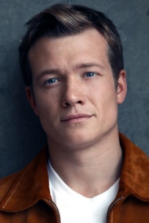 Ed Speleers tüm dizileri dizigom'da