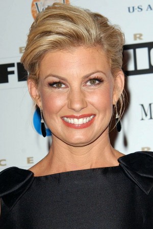 Faith Hill tüm dizileri dizigom'da