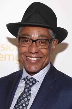 Giancarlo Esposito tüm dizileri dizigom'da