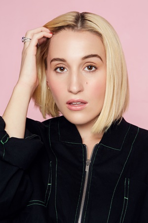 Harley Quinn Smith tüm dizileri dizigom'da