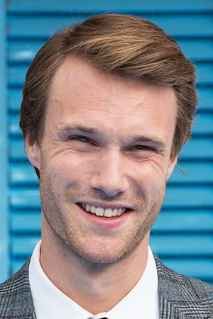 Hugh Skinner tüm dizileri dizigom'da