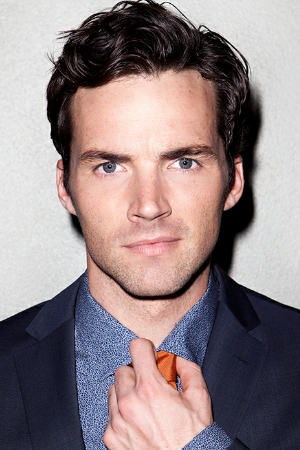 Ian Harding tüm dizileri dizigom'da