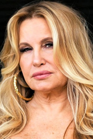 Jennifer Coolidge tüm dizileri dizigom'da