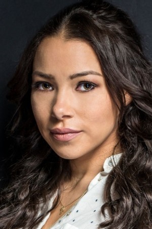 Jessica Parker Kennedy tüm dizileri dizigom'da