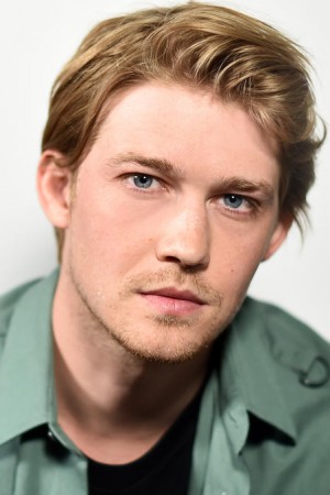 Joe Alwyn tüm dizileri dizigom'da