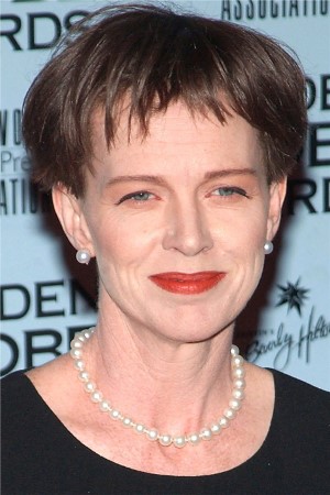 Judy Davis tüm dizileri dizigom'da