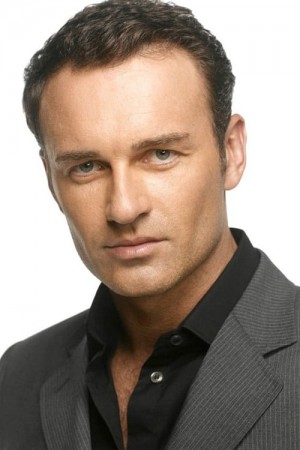 Julian McMahon tüm dizileri dizigom'da