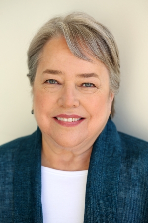 Kathy Bates tüm dizileri dizigom'da