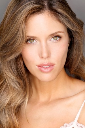 Kayla Ewell tüm dizileri dizigom'da