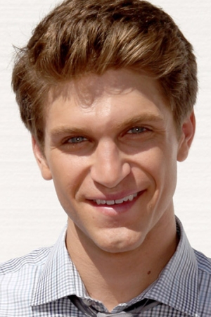 Keegan Allen tüm dizileri dizigom'da