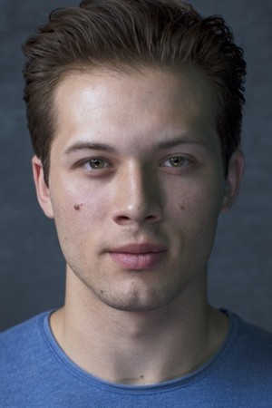 Leo Howard tüm dizileri dizigom'da