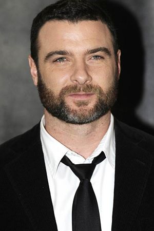 Liev Schreiber tüm dizileri dizigom'da