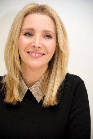 Lisa Kudrow tüm dizileri dizigom'da