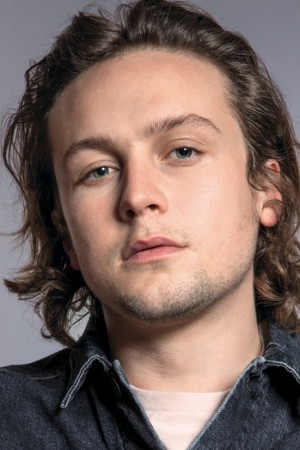 Logan Miller tüm dizileri dizigom'da