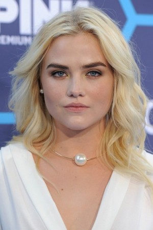 Maddie Hasson tüm dizileri dizigom'da