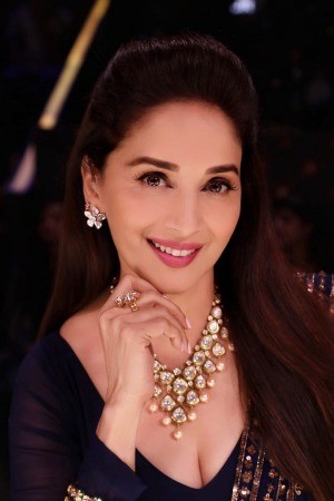 Madhuri Dixit tüm dizileri dizigom'da