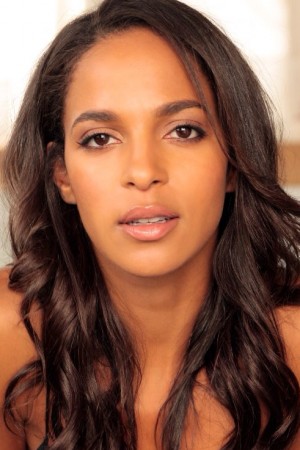 Megalyn Echikunwoke tüm dizileri dizigom'da